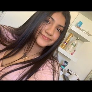 Meet your Posher, Cynthia